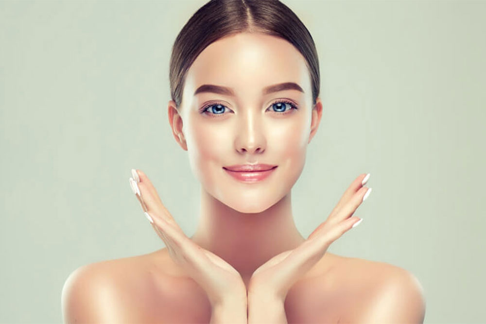 Lifting the volume of the face and lips - Hyaluron and Lipofilling